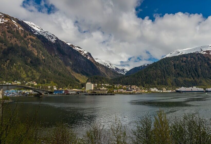 هتل Four Points By Sheraton Juneau