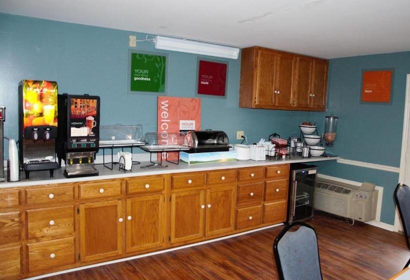 Отель Four Seasons Country Inn