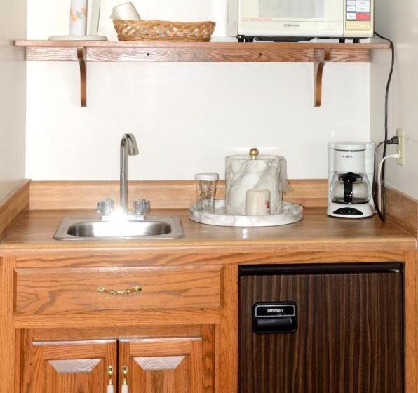 בית מלון כפרי Four Seasons Country Inn