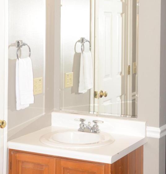 Отель Four Seasons Country Inn