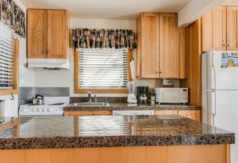 Отель Franciscan Lodge