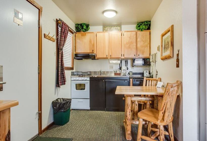 Отель Franciscan Lodge