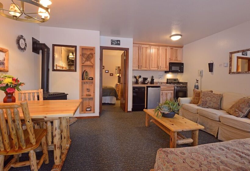 Отель Franciscan Lodge