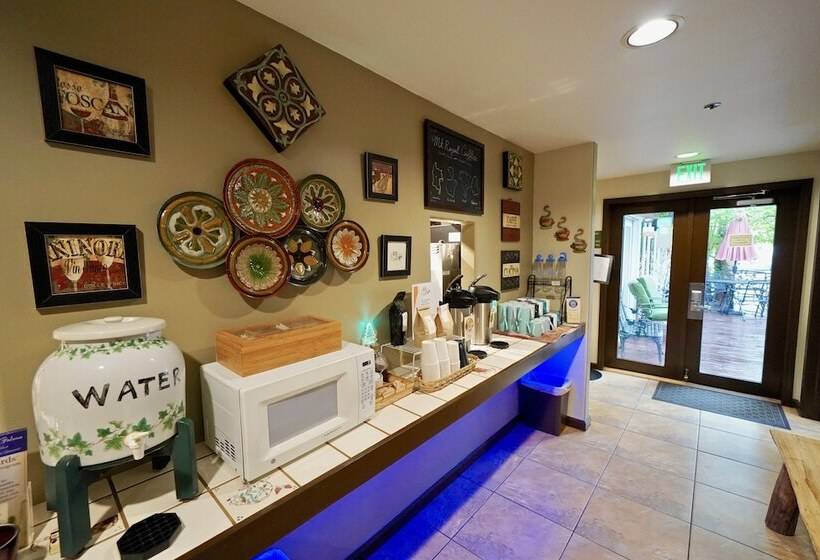 בית מלון כפרי Frisco Inn On Galena