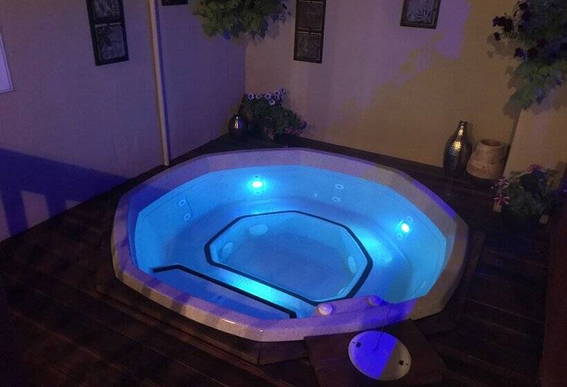 בית מלון כפרי Frisco Inn On Galena