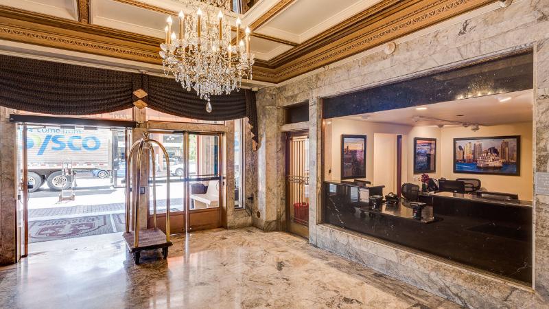 Отель Gaslamp Plaza Suites