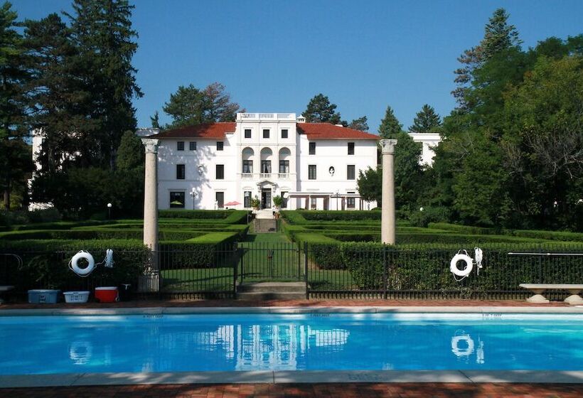 酒店 Geneva On The Lake Boutique Resort