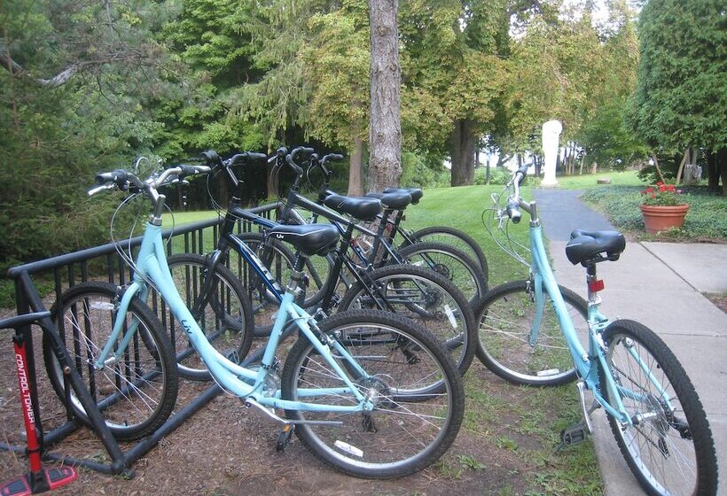 酒店 Geneva On The Lake Boutique Resort