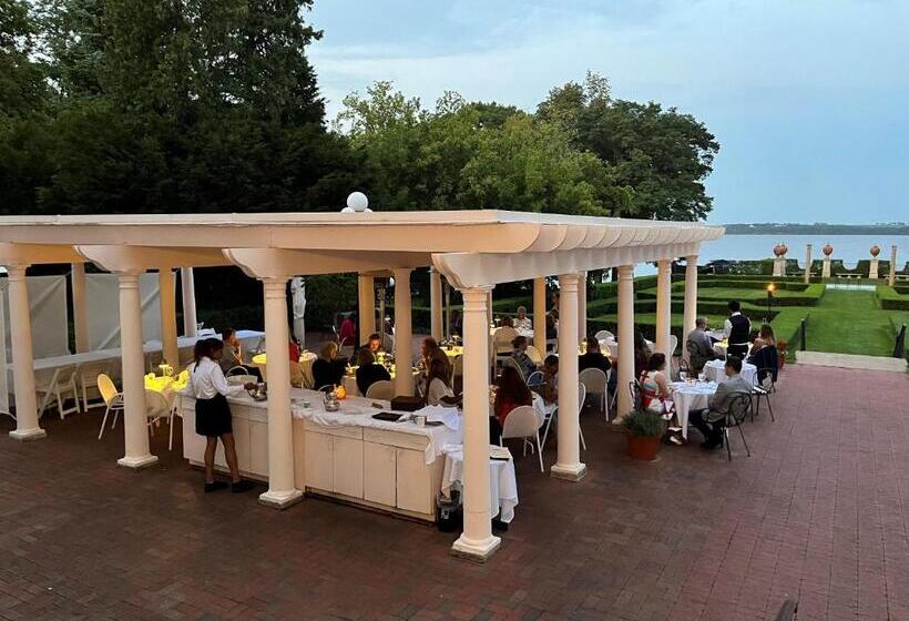 酒店 Geneva On The Lake Boutique Resort