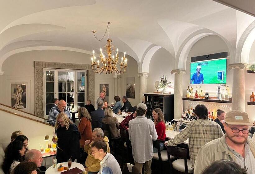 酒店 Geneva On The Lake Boutique Resort