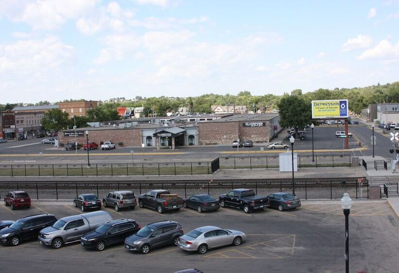 فندق Gladstone Inn And Suites