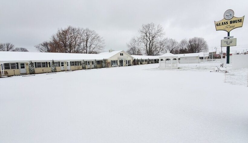 בית מלון כפרי Glass House Inn Erie Near I90 & I79