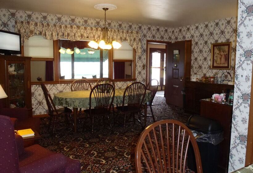בית מלון כפרי Glass House Inn Erie Near I90 & I79