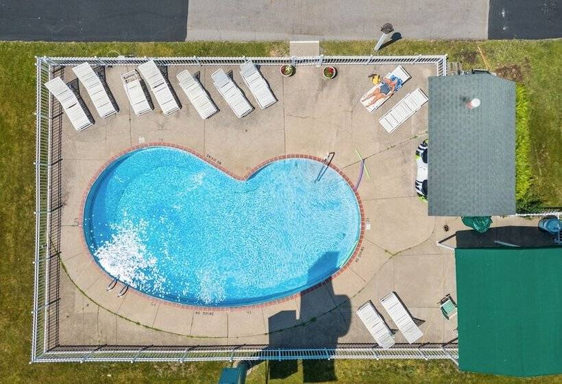 فندق Glass House Inn Erie Near I90 & I79