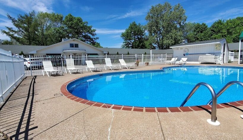 فندق Glass House Inn Erie Near I90 & I79