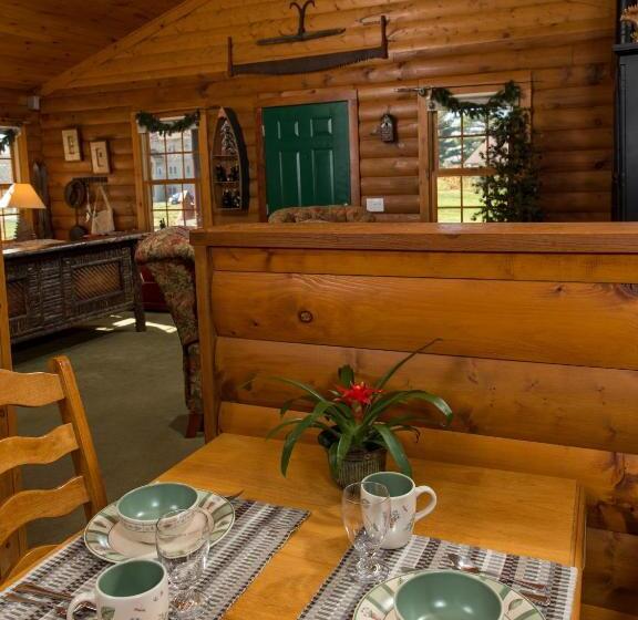 هتل Goldmoor Inn & Resort