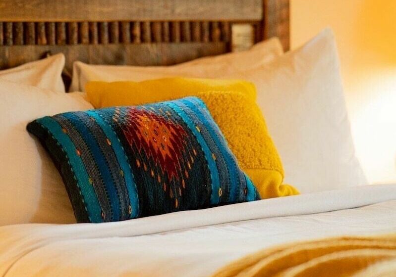 فندق Good Medicine Lodge