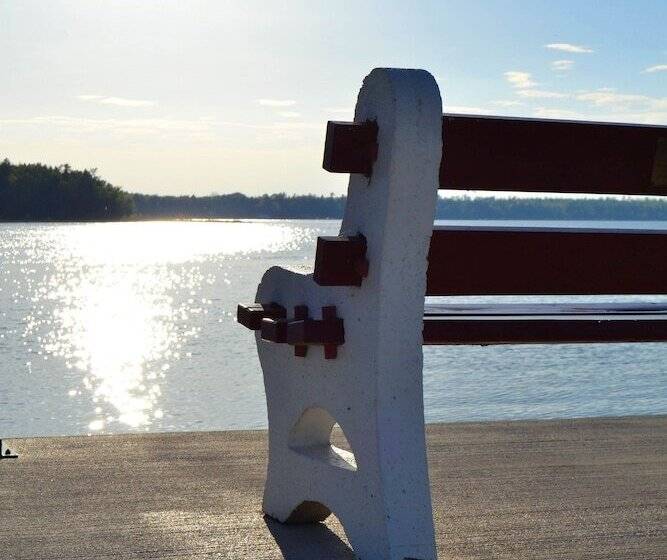 Отель Gordon Lodge