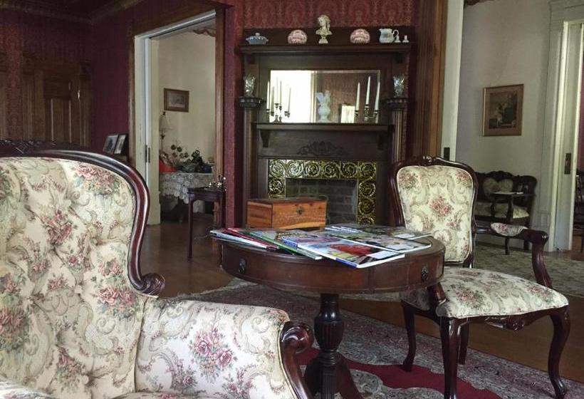 فندق Grand Avenue Bed And Breakfast