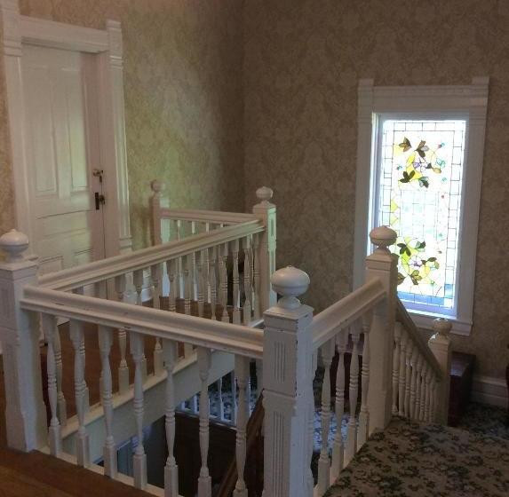 فندق Grand Avenue Bed And Breakfast