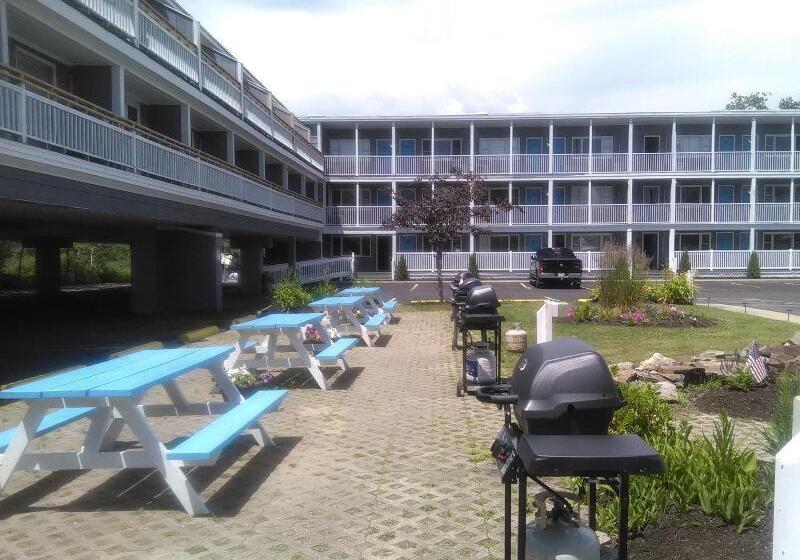 호텔 The Grand Beach Inn