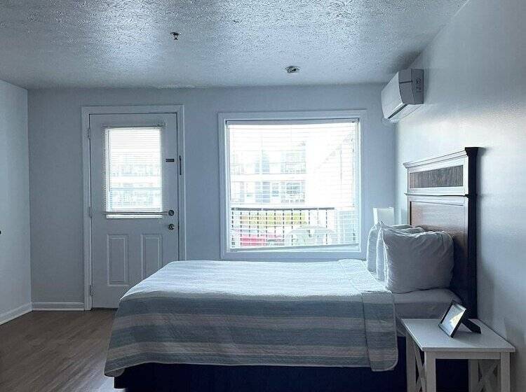 호텔 The Grand Beach Inn