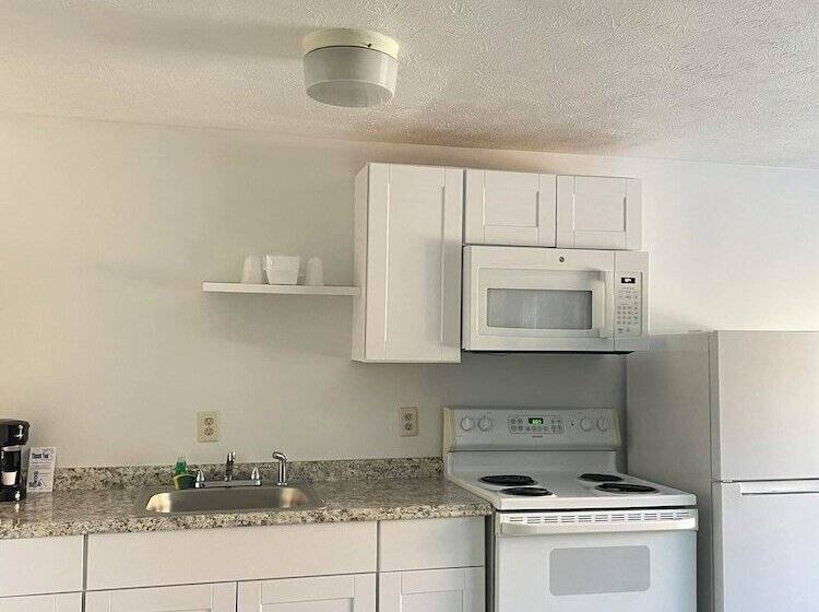 호텔 The Grand Beach Inn