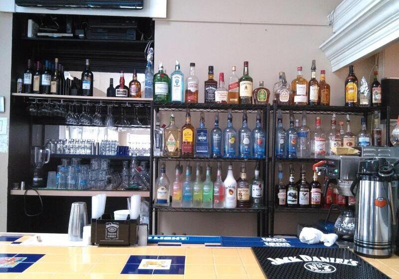 호텔 The Grand Beach Inn