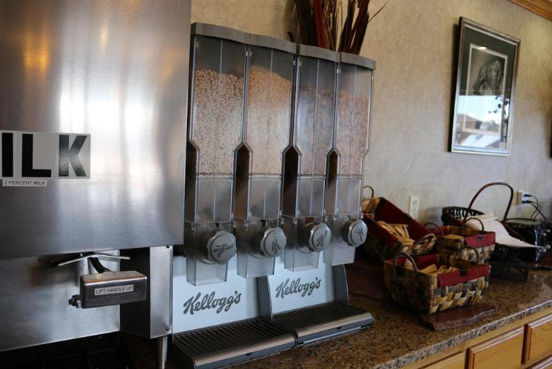 فندق Gray Wolf Inn & Suites