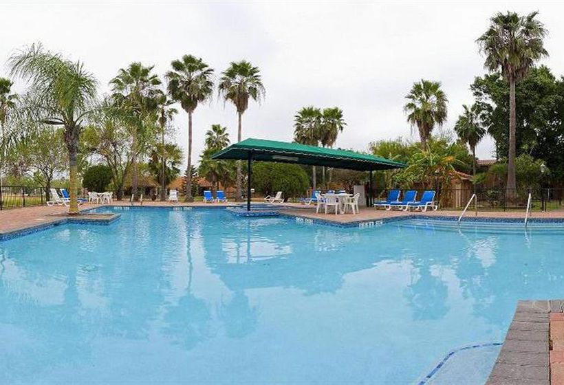 בית מלון כפרי Holiday Inn Brownsville