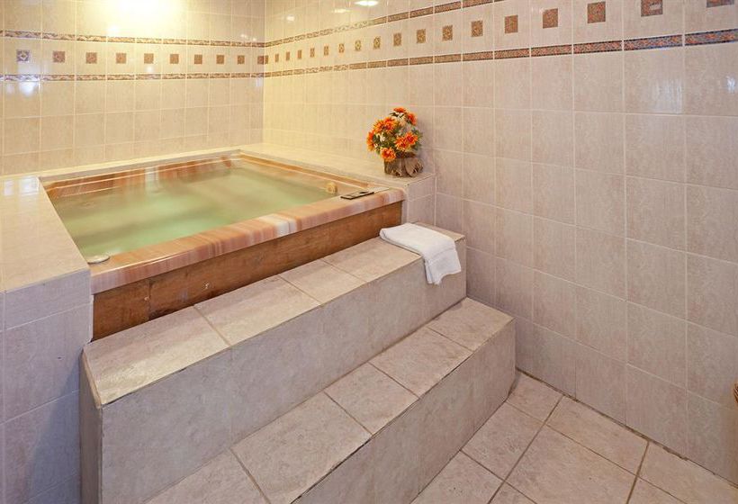 בית מלון כפרי Holiday Inn Brownsville