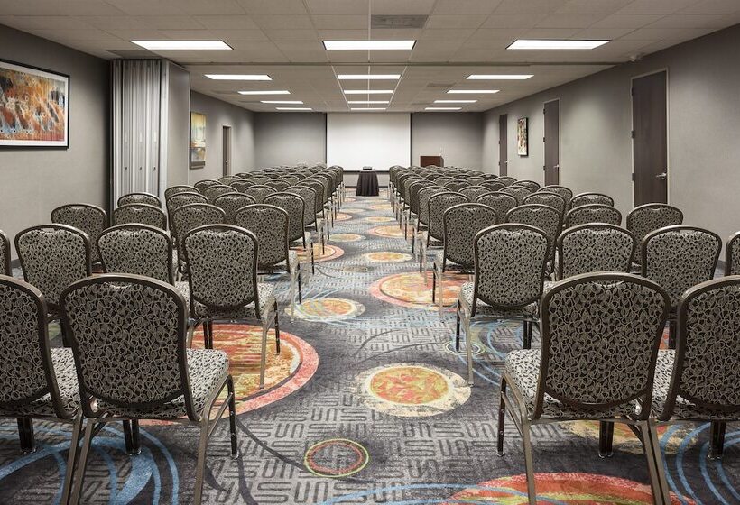 ホテル Holiday Inn Wichita East I 35, An Ihg