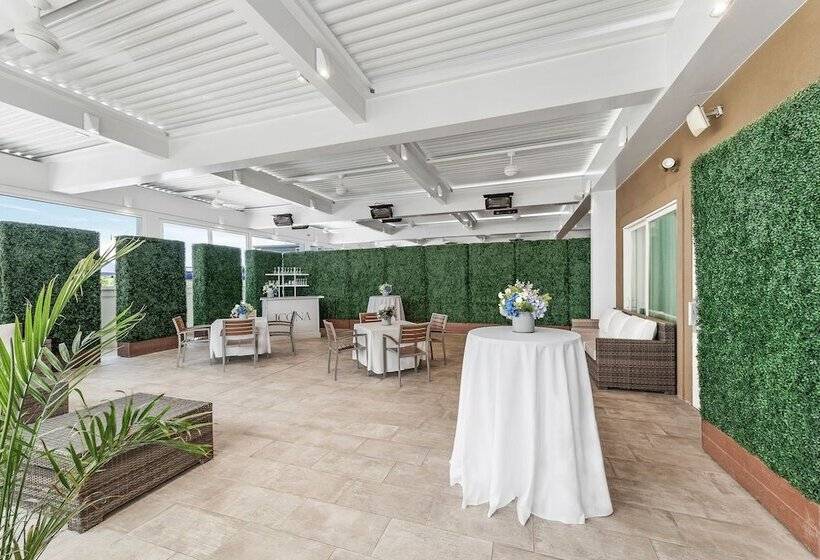 ホテル Icona Avalon