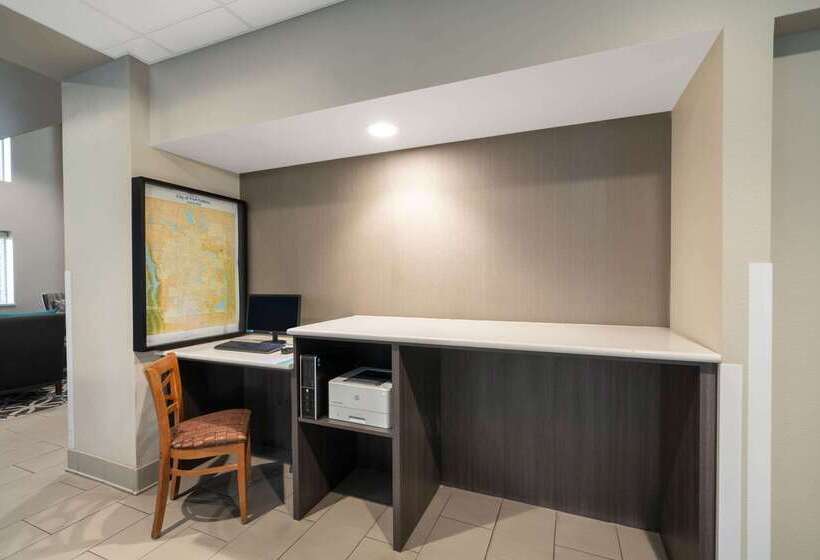ホテル La Quinta Inn & Suites By Wyndham Fort Collins, Colorado