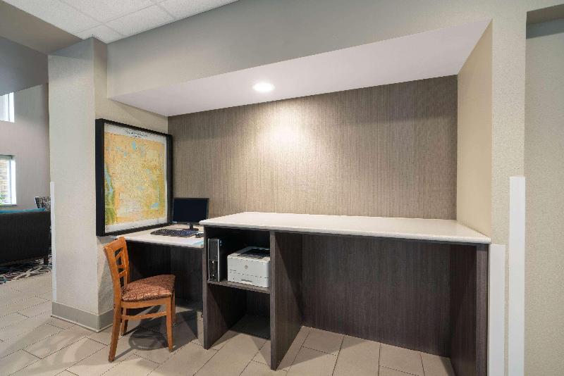 ホテル La Quinta Inn & Suites By Wyndham Fort Collins, Colorado
