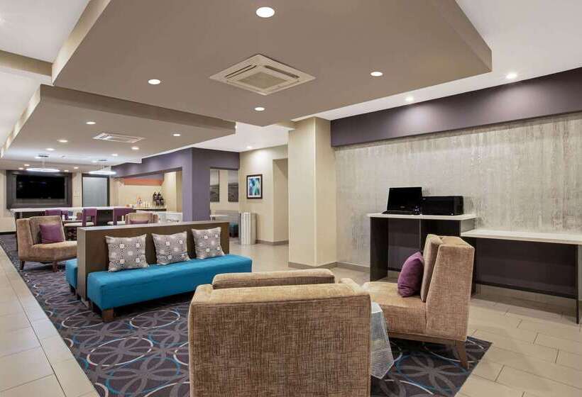 فندق La Quinta By Wyndham Fayetteville