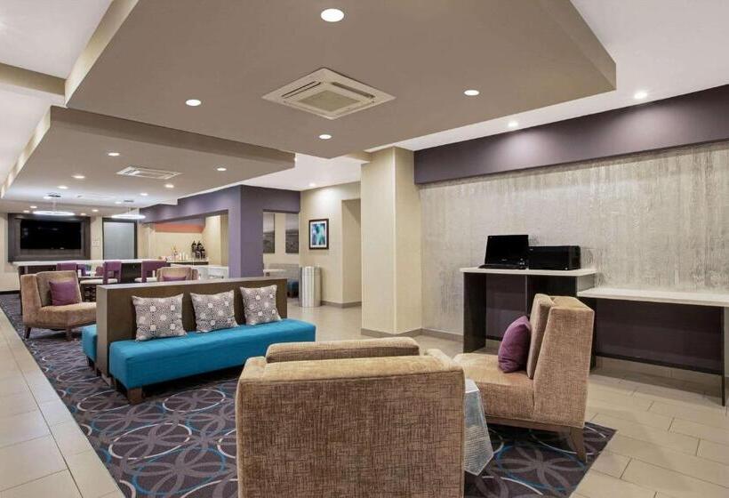 فندق La Quinta By Wyndham Fayetteville