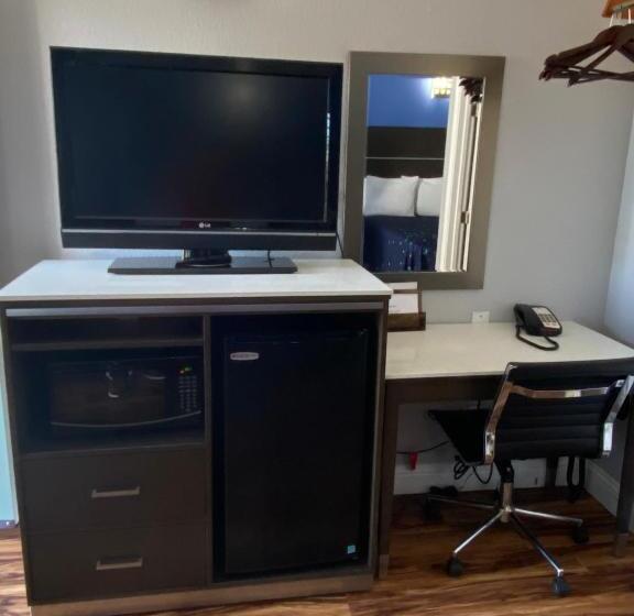 בית מלון כפרי Oasis Inn Sacramento Elk Grove