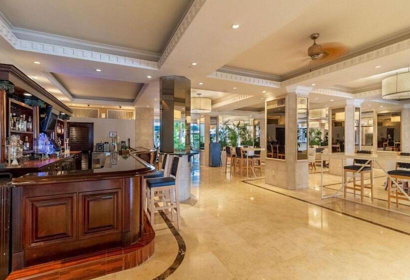 ホテル Radisson Resort Miami Beach