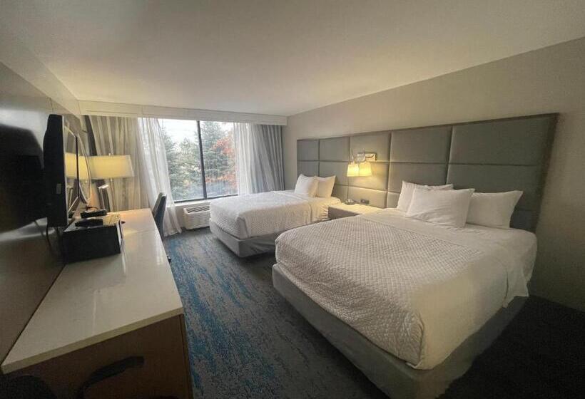 فندق Ramada By Wyndham Cleveland Independence