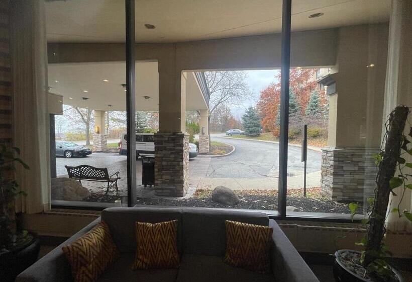 فندق Ramada By Wyndham Cleveland Independence