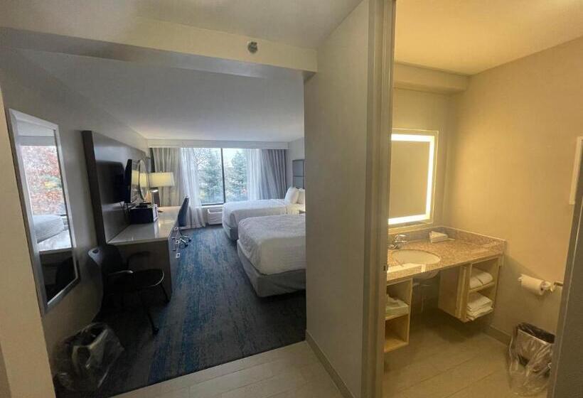 فندق Ramada By Wyndham Cleveland Independence