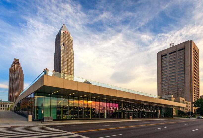 فندق Ramada By Wyndham Cleveland Independence