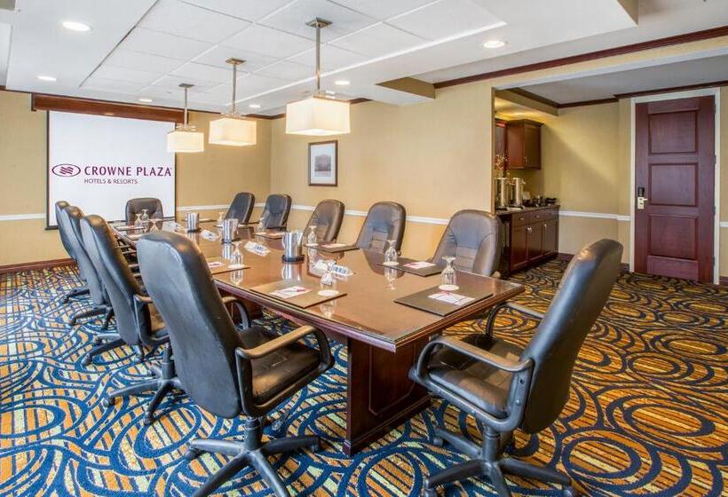 فندق Ramada By Wyndham Cleveland Independence