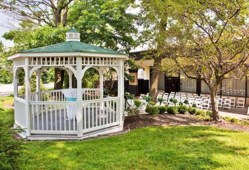 فندق Ramada By Wyndham Cleveland Independence