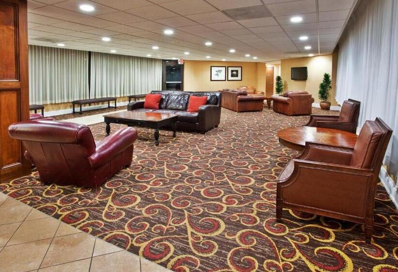 فندق Ramada By Wyndham Cleveland Independence
