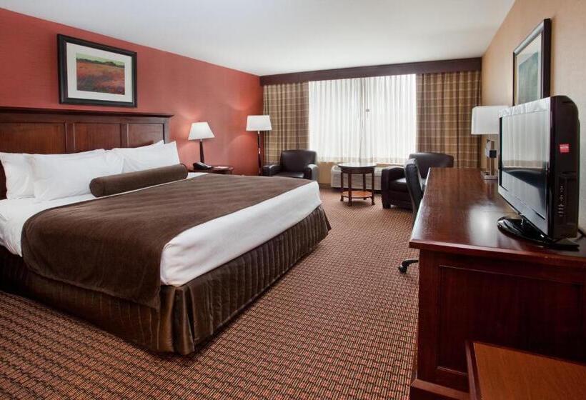 فندق Ramada By Wyndham Cleveland Independence
