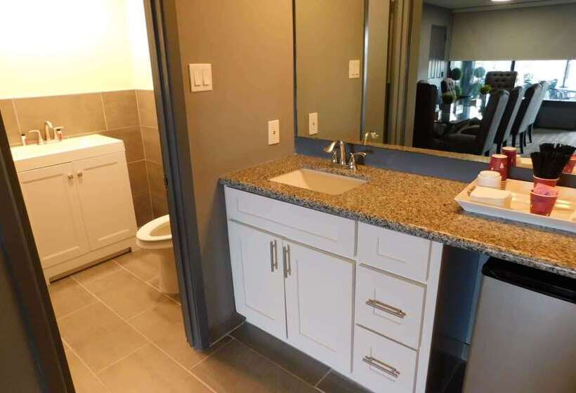 בית מלון כפרי Ramada By Wyndham New Orleans