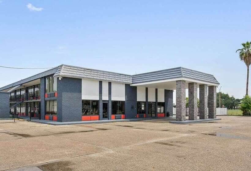 בית מלון כפרי Ramada By Wyndham New Orleans