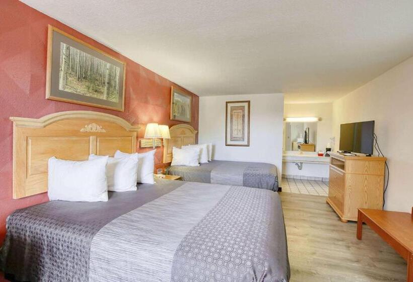 فندق Super 8 By Wyndham Newcastle